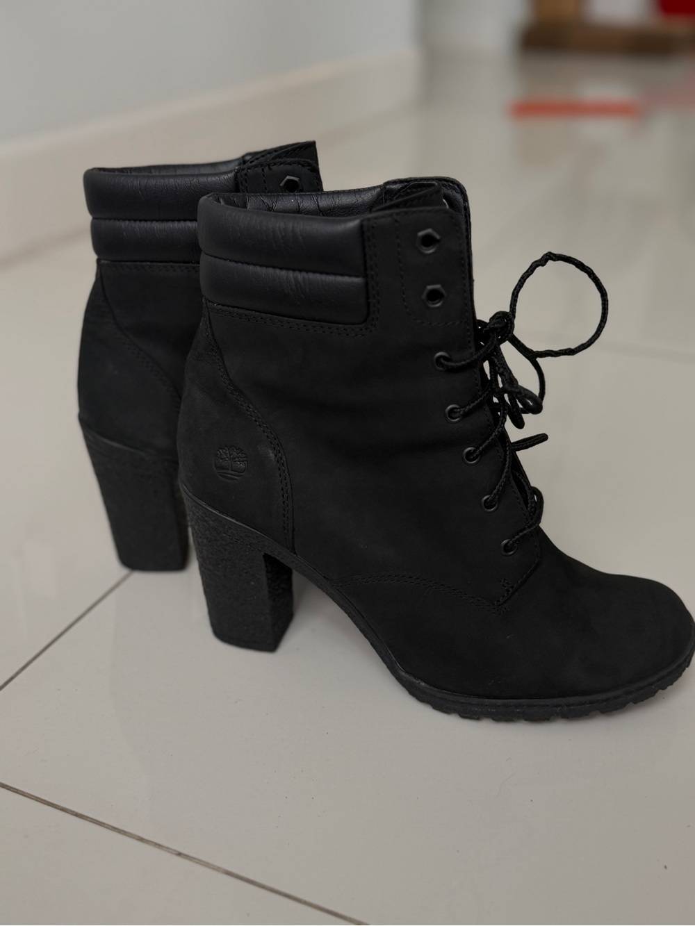 Timberland Women's Black Lace-Up Block Heel Boots